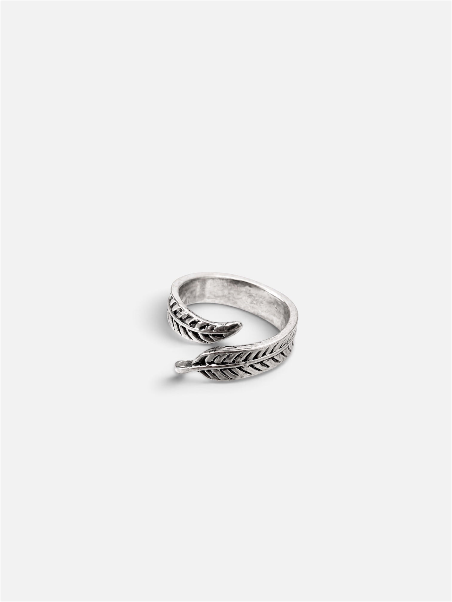 VEYRA FEATHER RINGS